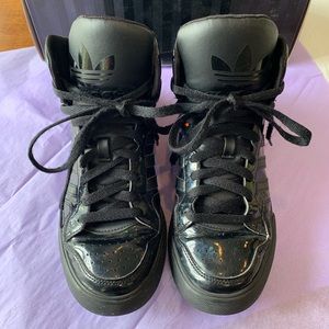 Adidas High Top Sneaker